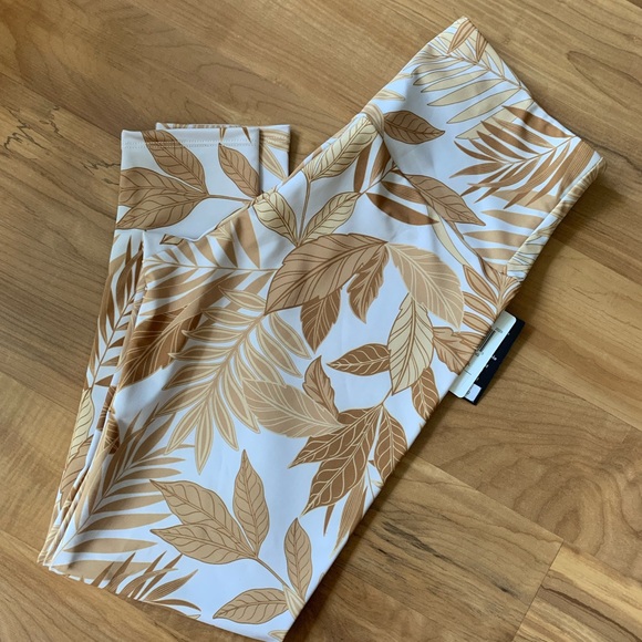 NWT Desert Palm Patterned Tights: Onzie - Picture 10 of 15